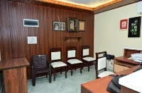 RIDHIS FAMILY RESTAURANT Hotels in Gonikoppal