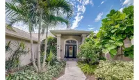 The Riverview Estates: Sauna and Heated Pool Hotels in Riverview