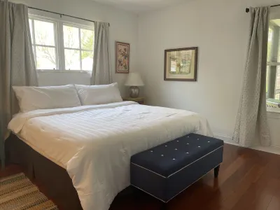 Modern beach house located in historic West Cape May, NJ Hotels in der Nähe von Out of the Past Antiques