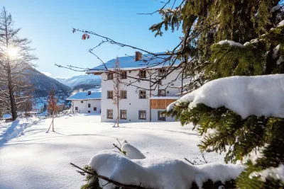 Chalet Silver Fox Hotels near Ski Arlberg (St. Anton, St. Christoph, Stuben, Lech, Zürs, Warth, Schröcken)