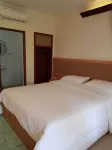 Roots Hotel Senggigi - 2-Sterne