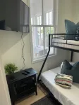Charming fully remodeled 2-bedroom house with WiFi in Evanston