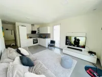 Luxury Green Flat in Center with Parking & Terrace
