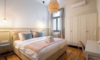 Meadows - Luxury 3-Bedroom Apartment in Athens