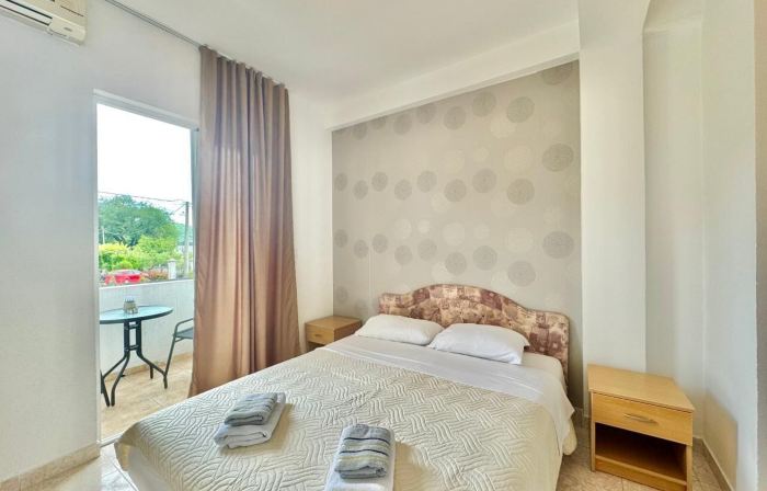B&M Holiday Rooms