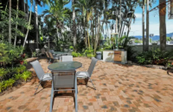 Unique Tropic Escape 111
