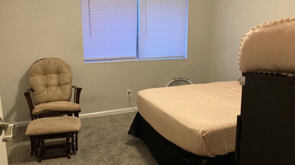 Private Room for Rent in 2 bedroom townhouse