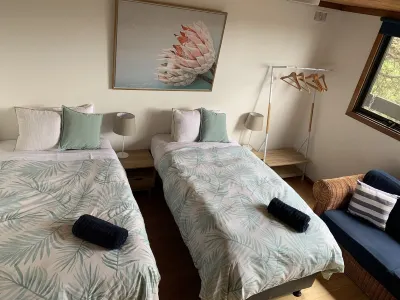 Koonya Beach House, 500m to beach, 15min from the Hot Springs and golf courses