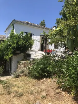 Agios Lavrendis Village: House with character Hotel a Artemis