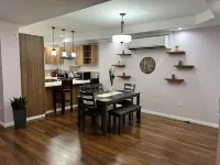 Modern townhouse w/pool located 5 mins from beach! - Хоумстей