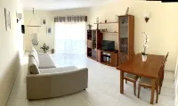 Charming Salema – Family-Friendly Apartment by the Beach Hotel a Salema