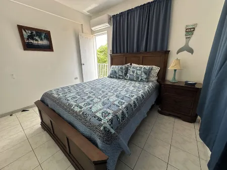 Full Home+Pool with Two Separate Studios First Floor+Pool Table 5 Min from Beach