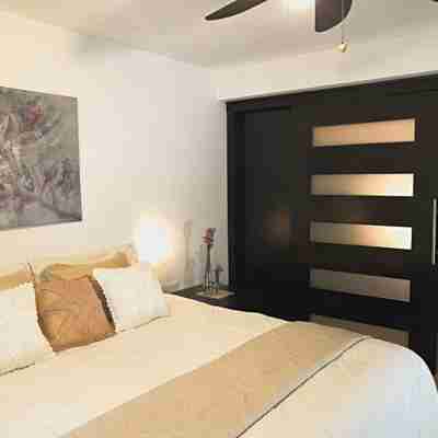 2 min to the Beach - Home & Garden Rooms