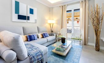 Bright 3 Bd Apartment in Front of Maestranza Bullring. Antonia Diaz II