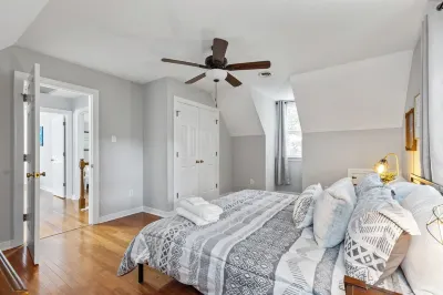 Spacious 5-bedroom house with AC and WiFi in delightful Mechanicsville Hotels near Calvary Pentecostal Tabernacle