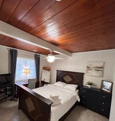 3 bed 2bath Pet friendly Hotels near University of California Merced