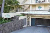 8th Floor Gold Coast 1 Bedroom with Great Views, Kitchen & Den Hotels in Diamond Head