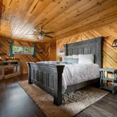 Dog Friendly, Fully Gated, Private Cabin by Fool Hollow Lake