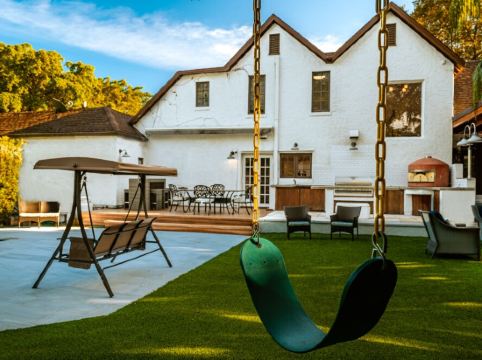 6BR King Bed, Pool with Huge Yard