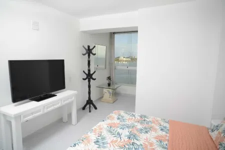 Charming 2-bedroom apartment  with breath taking view of the Ocean