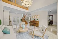 Poolside Paradise: Cozy Miami Getaway Hotels in The Hammocks