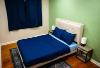 Warm spacious midsize home w/ comfort and fun Hotels in Glendale