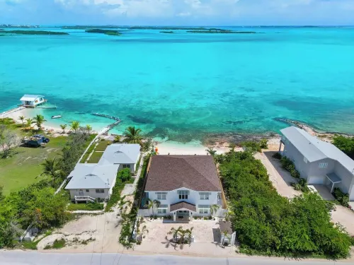 Newly Built Luxury 5- Bedroom Beachfront Villa with Infinity Heated Pool - Gym