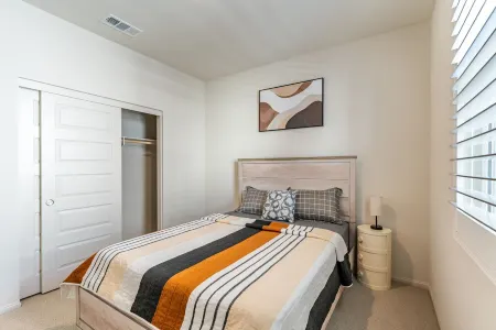 Brand New 3b3b Condo in the heart of West Covina Отели рядом с достопримечательностью «Библиотека Уэст-Ковина»