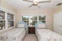 Coco Kai Beach Front Villa with Heated Pool and Private Dock
