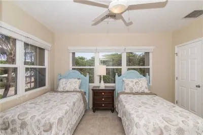 Coco Kai Beach Front Villa with Heated Pool and Private Dock Hotel in zona Coco Kai