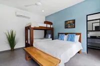 Charming 4-bedroom house with Private pool, Walking distance to the beach.