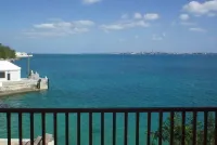 Waterfront 2 Bedroom Cottage, Access to Private Beach - Balkon