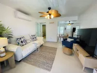 Palms Villa - Newly renovated condo by the beach!