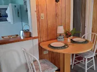 3 one-bedroom fully equipped cottages with free WIFI /weekly rental Hotels in Southport