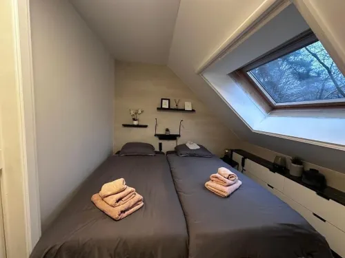 Cozy chalet – garden, hiking & workspace HS Wifi, Houthalen, Genk