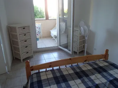 Overlooking a lagoon and 5 mins from superb beach Bocal du Tech Beach Club 주변 호텔