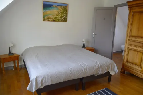 MORGAT 70 meters Beach, 8 people with garden and parking