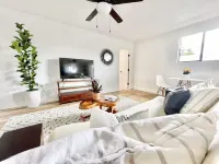 2 bedroom 1 bath cottage 10 minutes from beach