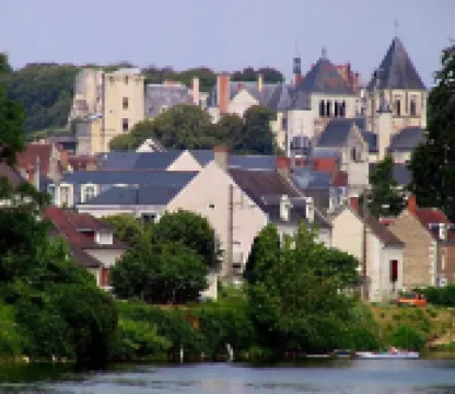 La Petite Boutique, 15thC stone cottage in medieval town, LOIRE VALLEY CASTLES 聖艾尼昂酒店