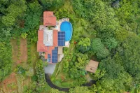 Whale Watchers Villa With Stunning Ocean View