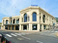 Two-room central apartment, 2 large balconies, 100 m from the beach, private parking