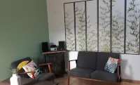 Joli Cabanon vue sur Serre de Barre