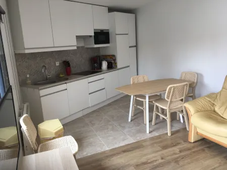 Maisonnette T3 terrace, 5 mn from the port and Super U, 10 mn walk from the beach