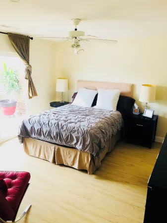 Waterfront Luxury- 3 Plus Bedrooms