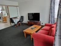 Cosy and Warm.  Centrally located to all Invercargill has to offer.