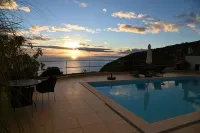 Casa Oliva-Vista Mar2: Designer Apartment on the Garden Level, Prime Location, Heated Pool - Swimmingpools