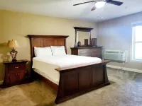 Dream cabin  with mancave and views of Lake Cumberland.