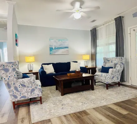 2nd Floor Walk-up.  Close to Wedding Venues, Restaurants and More!