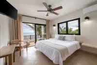 LUXURY BEACHFRONT VILLA  Includes 3 Pools, Wifi, Best Snorkeling & Kayaking Bay