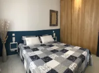 Cala Rossa: MT charm + Quality / Price – Private heated pool-Air conditioning- WIFI Hotels in Lecci